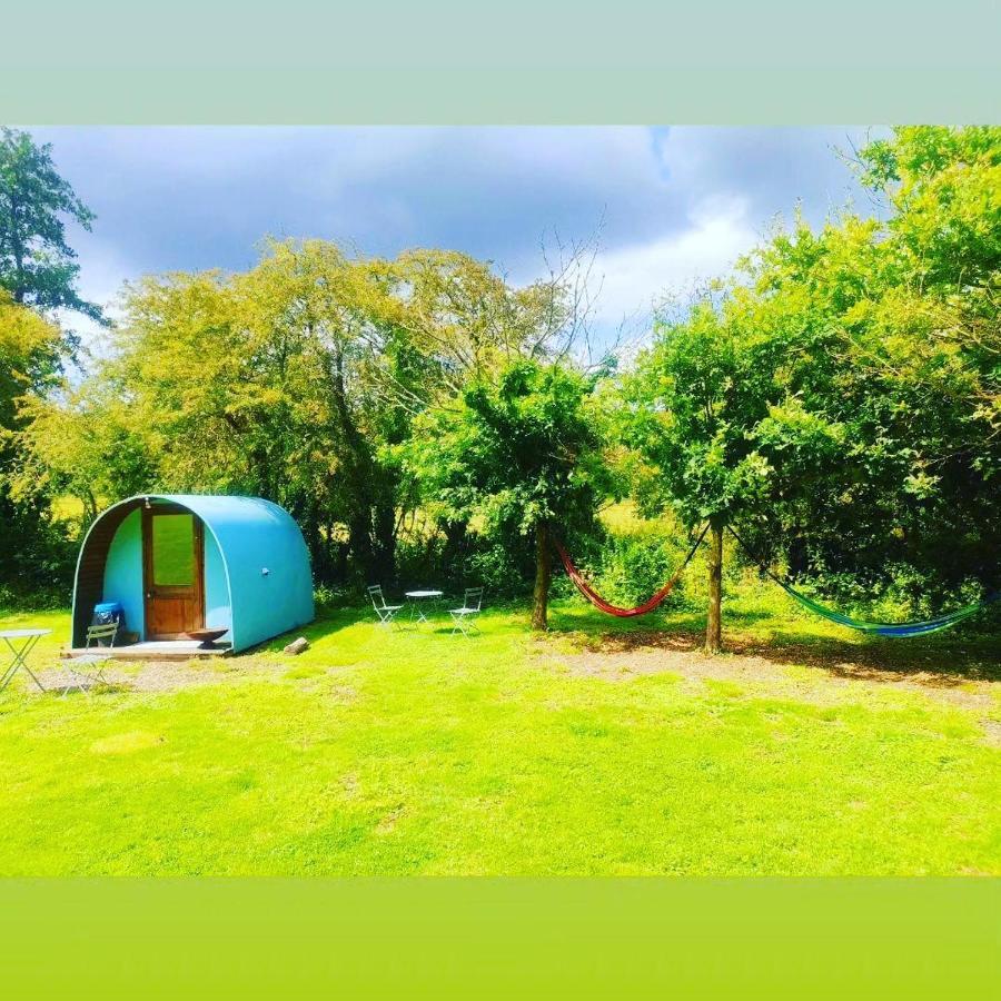 Готель Battle Pods And Bells Glamping Екстер'єр фото