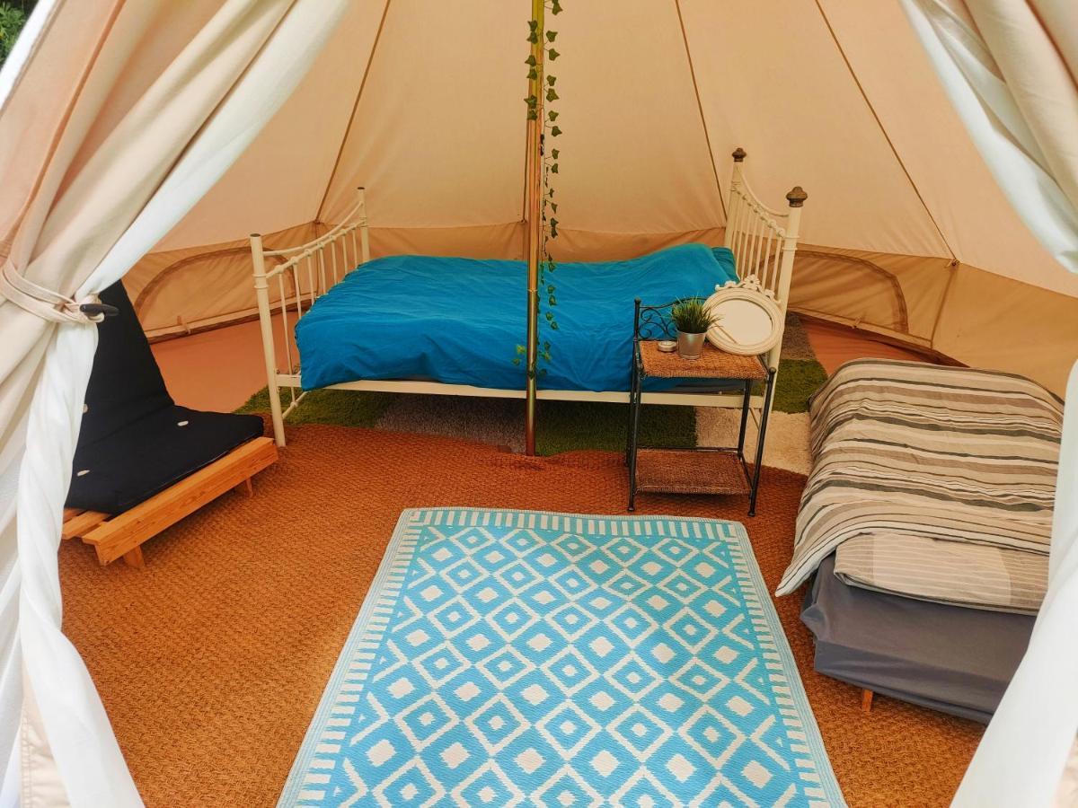 Готель Battle Pods And Bells Glamping Екстер'єр фото