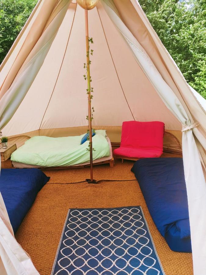 Готель Battle Pods And Bells Glamping Екстер'єр фото