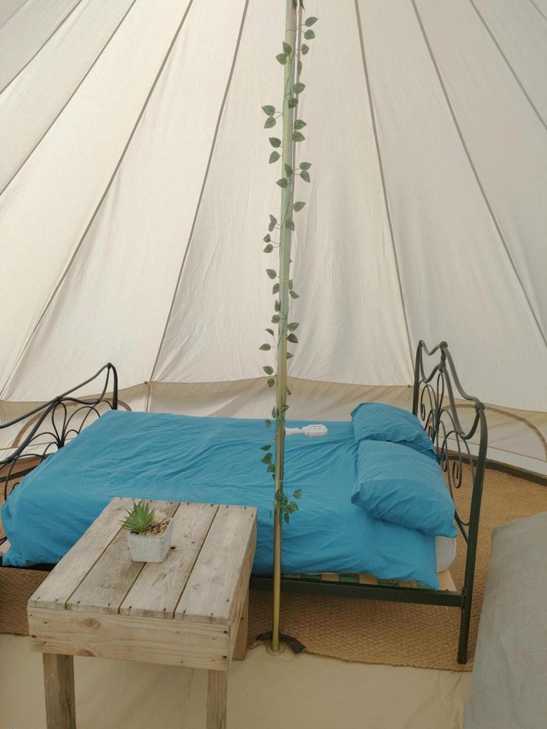 Готель Battle Pods And Bells Glamping Екстер'єр фото