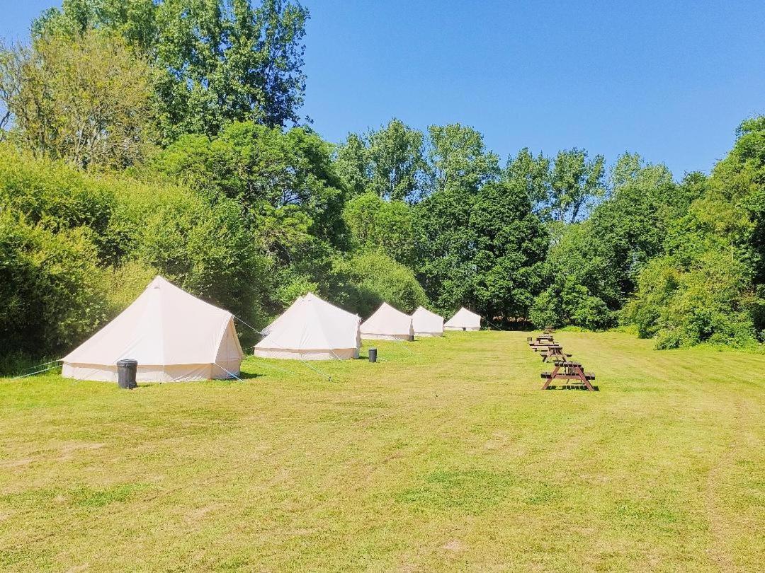 Готель Battle Pods And Bells Glamping Екстер'єр фото